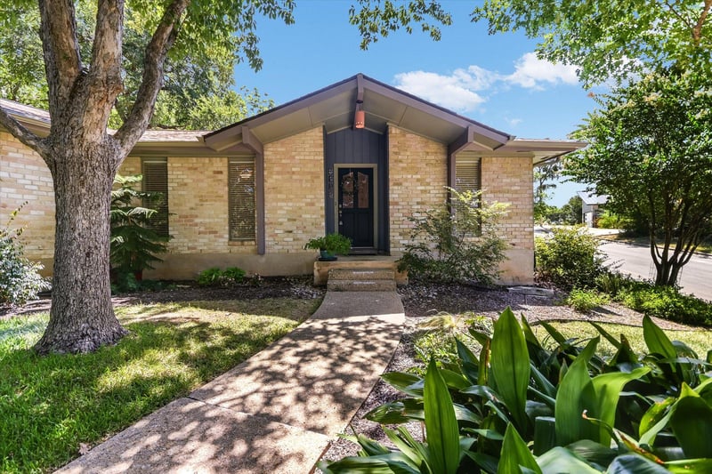 Virtual tour of 7901 Havenwood DR