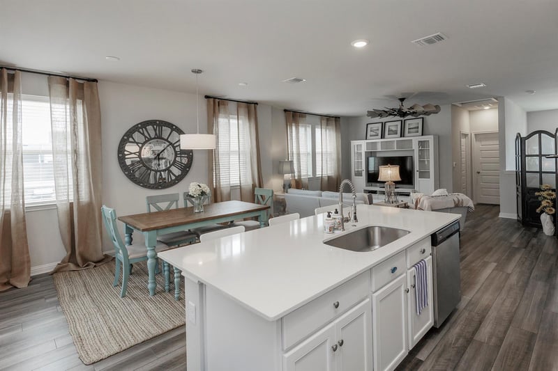 Virtual tour of 7915 Mellencamp DR