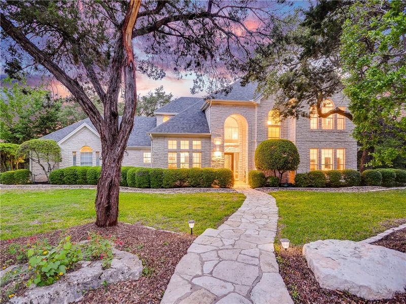 Virtual tour of 800 Crystal Mountain DR
