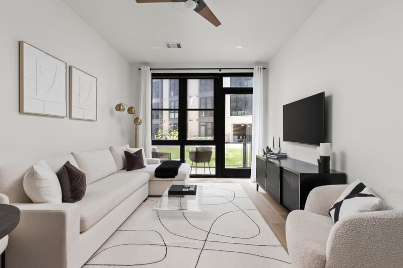 Virtual tour of 800 Embassy DR Unit #113