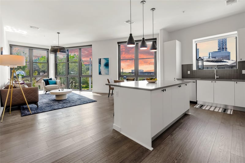 Virtual tour of 800 Embassy DR Unit #337