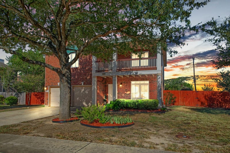 Virtual tour of 800 Windsor Hills DR