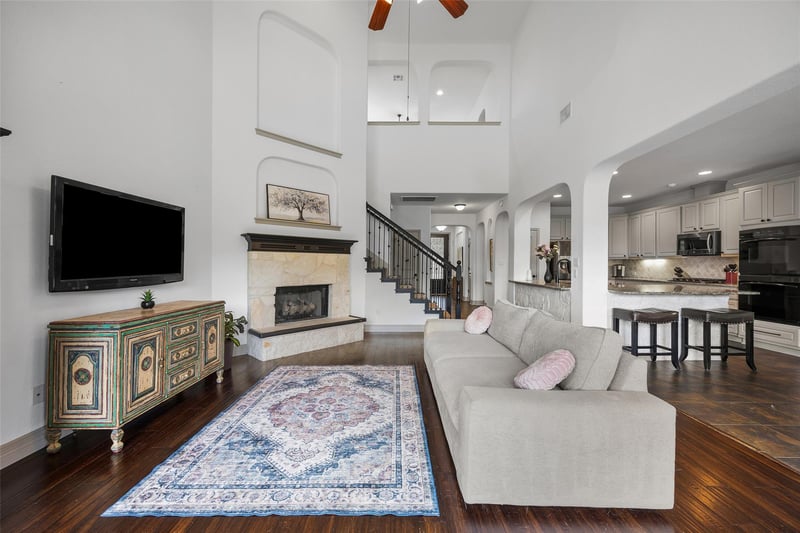 Virtual tour of 8000 Alophia DR