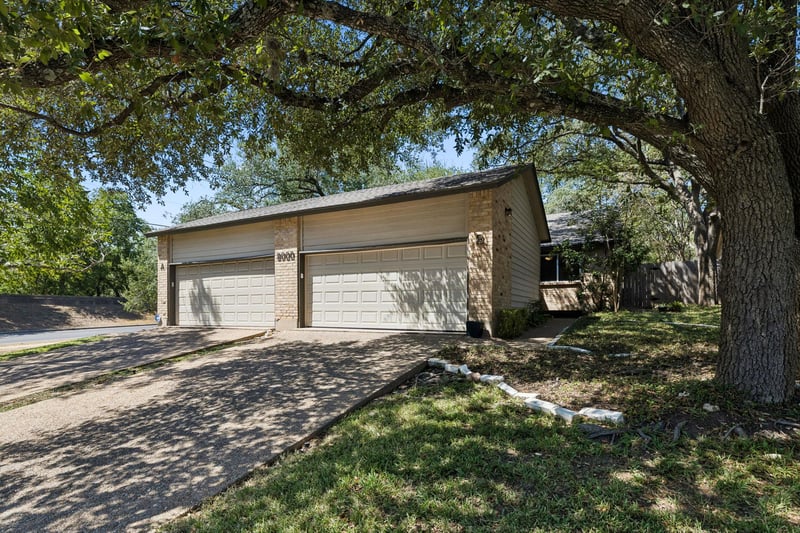 Virtual tour of 8000 Forest Mesa Dr Unit #B