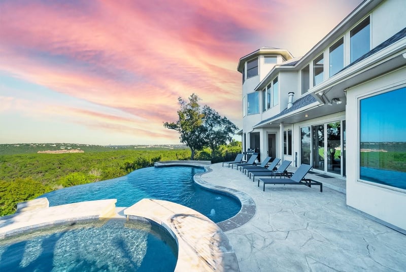 Virtual tour of 8000 Two Coves DR
