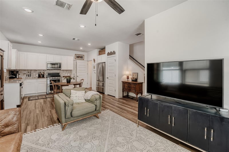 Virtual tour of 8007 Mellencamp DR