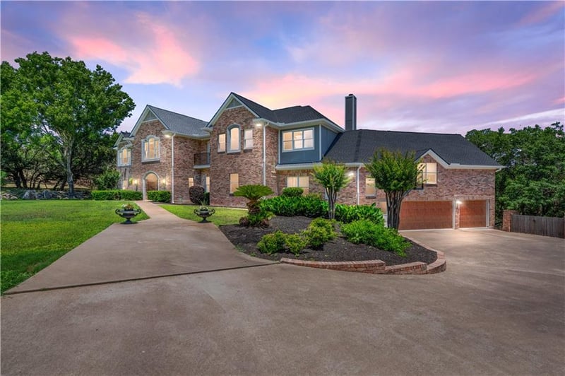 Virtual tour of 8012 Danforth CV