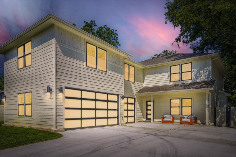 Virtual tour of 8012 Gault ST