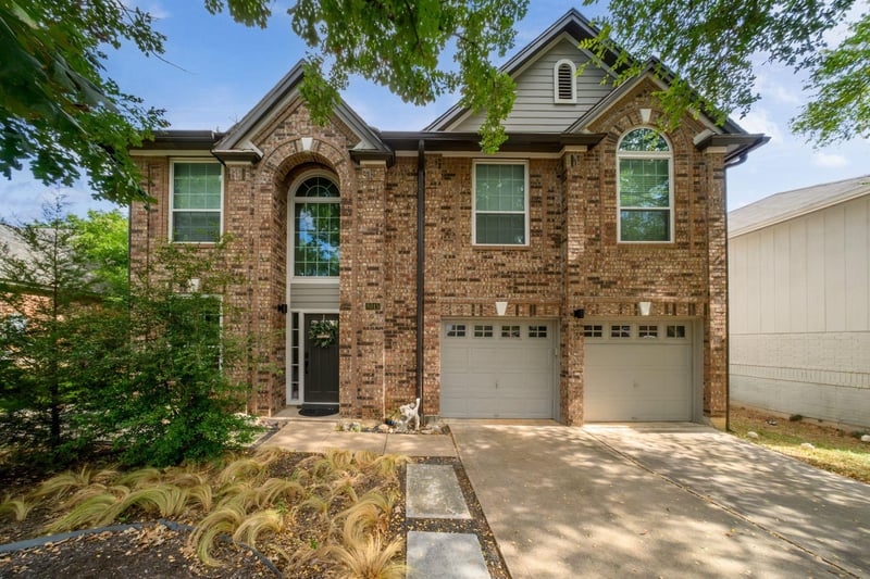 Virtual tour of 8015 Doe Meadow Dr