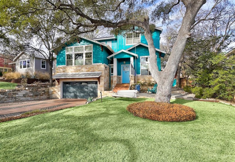 Virtual tour of 802 Meriden LN