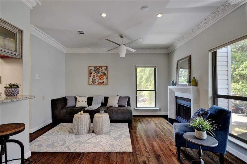 Virtual tour of 802 S 1st ST Unit #202