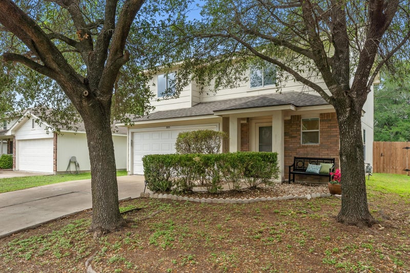 Virtual tour of 805 Sheraton Ave