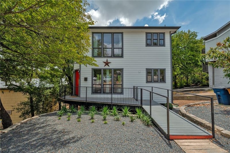 Virtual tour of 805 Winflo DR