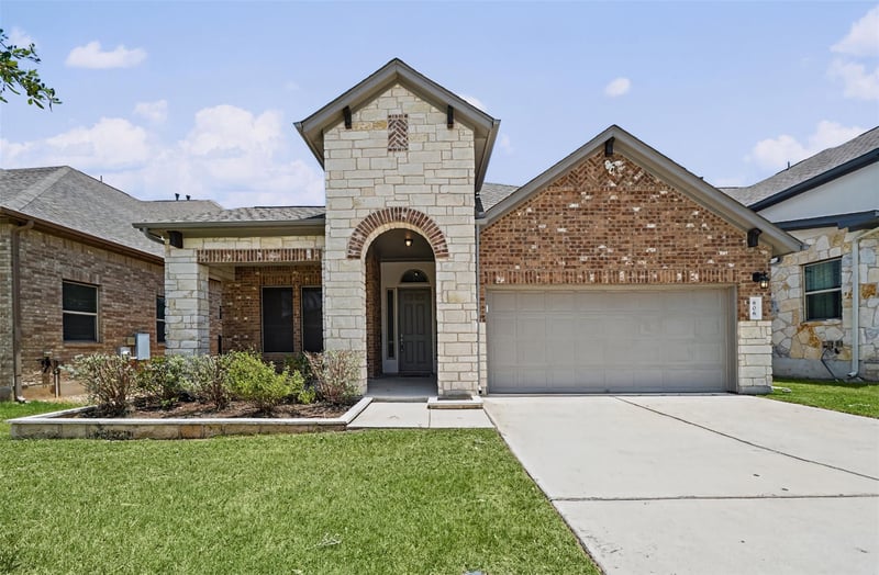 Virtual tour of 806 Clearwell ST