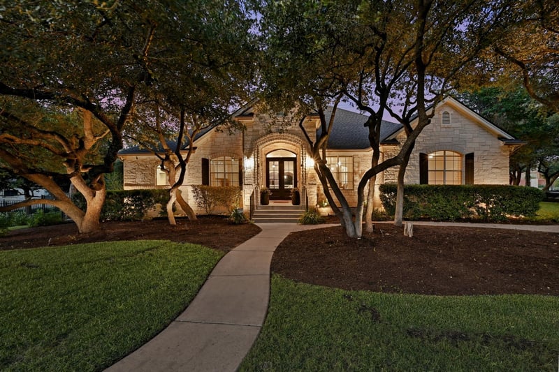 Virtual tour of 806 Overlook BND