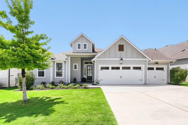 Virtual tour of 808 Craven Hill LN