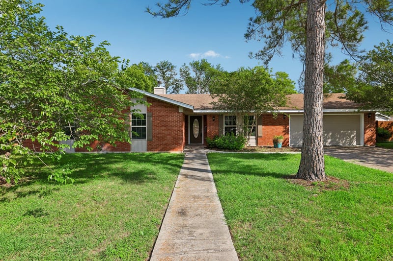 Virtual tour of 810 Vogel DR