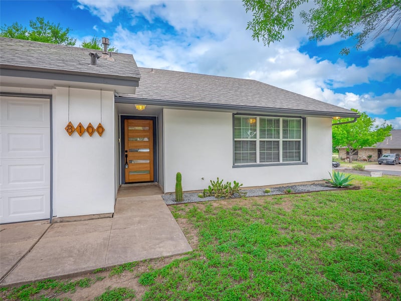 Virtual tour of 8100 Beaconcrest Dr