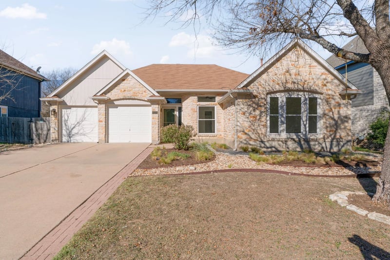 Virtual tour of 8104 Doe Meadow DR