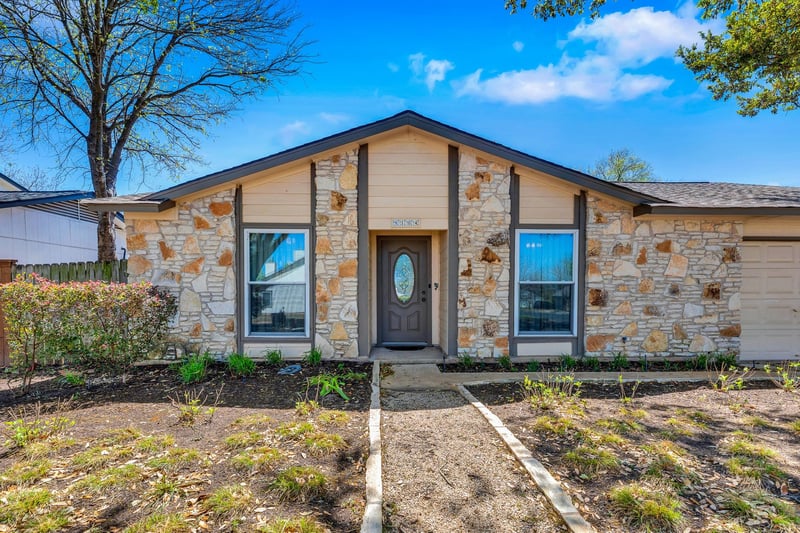 Virtual tour of 8104 Loralinda DR