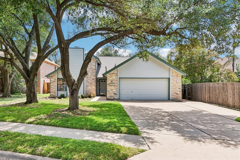 Virtual tour of 8111 Chainfire Cv