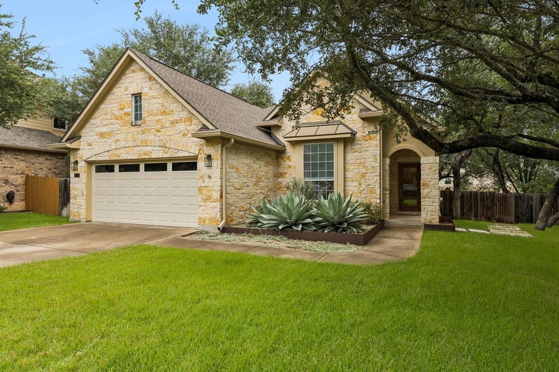Virtual tour of 8112 Alophia DR