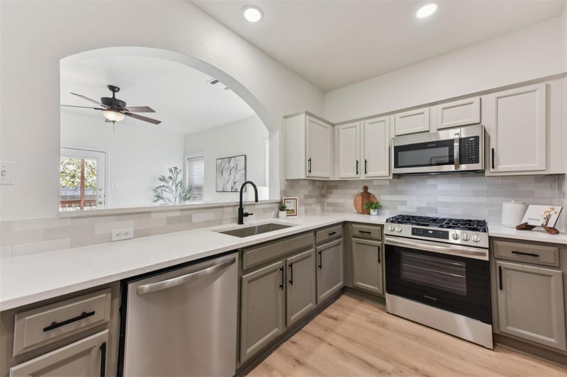 Virtual tour of 812 Northcreek Blvd