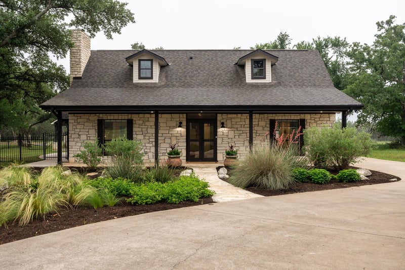 Virtual tour of 812 Post Oak Dr