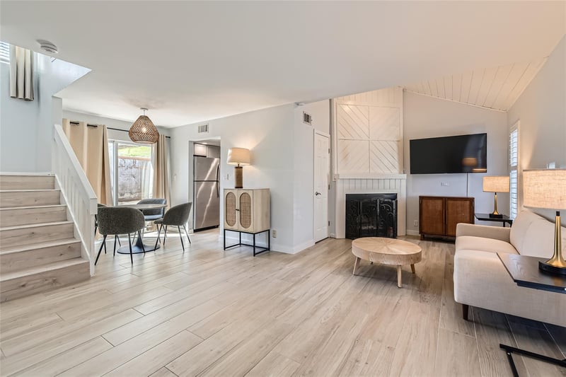 Virtual tour of 812 Winflo Dr Unit #B