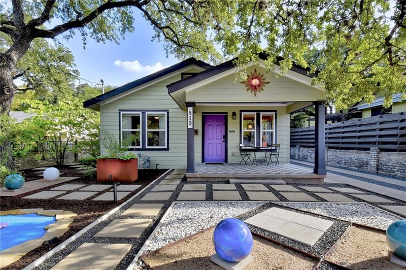 Virtual tour of 813 Columbus St