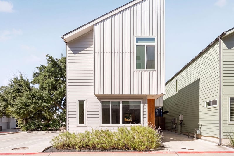Virtual tour of 814 N Bluff Dr Unit #82