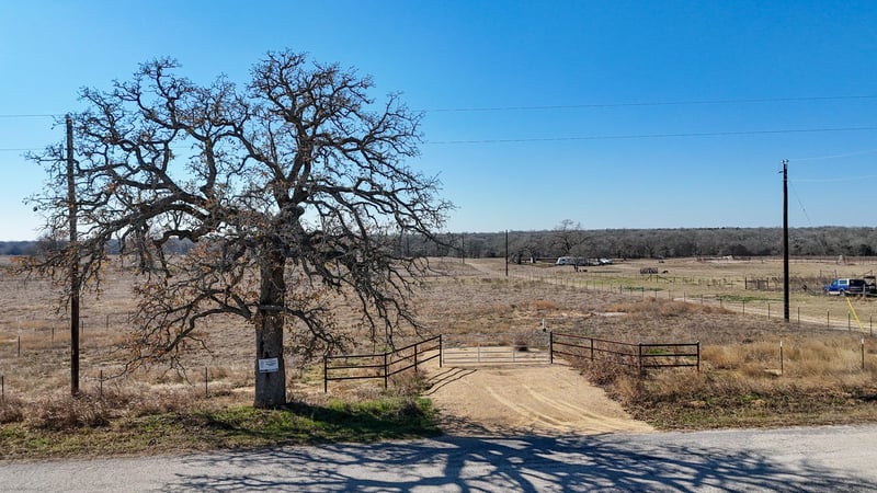 Virtual tour of 8150 Old Colony Line Rd