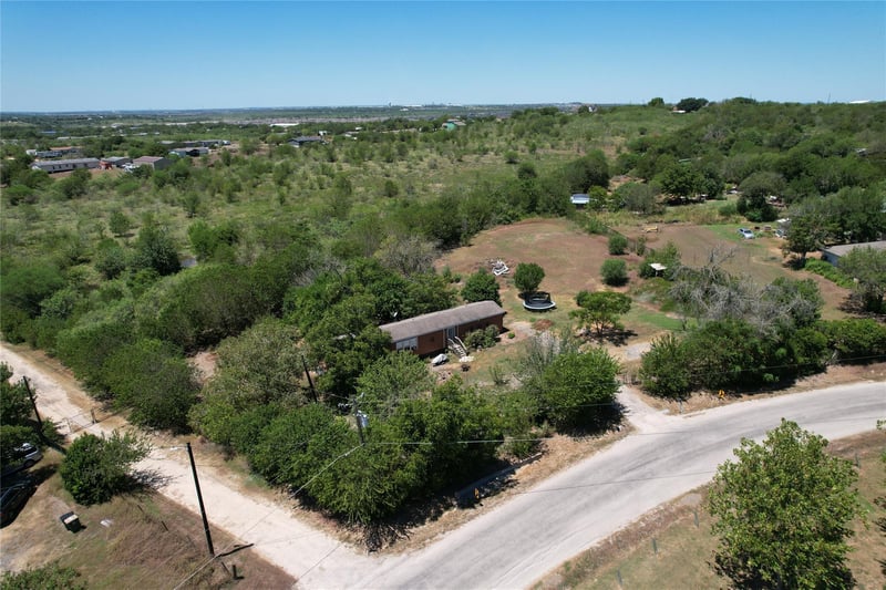 Virtual tour of 817 Petras WAY