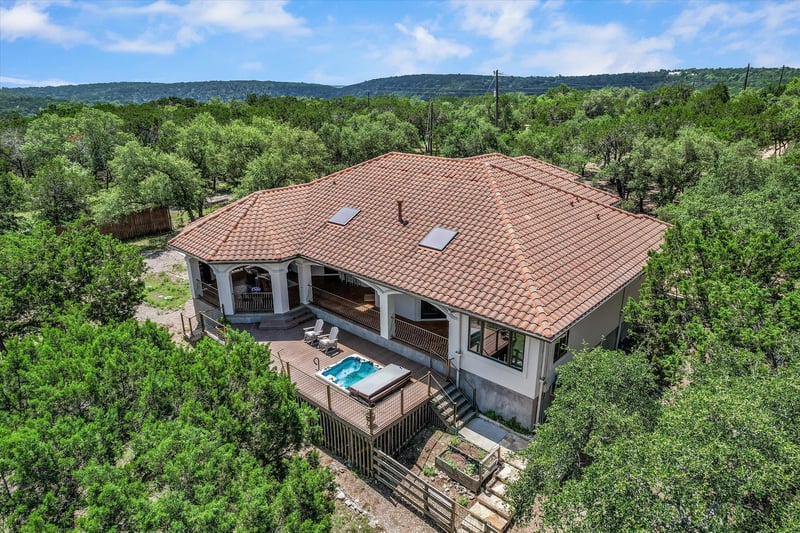 Virtual tour of 817 Woodcreek Ranch RD
