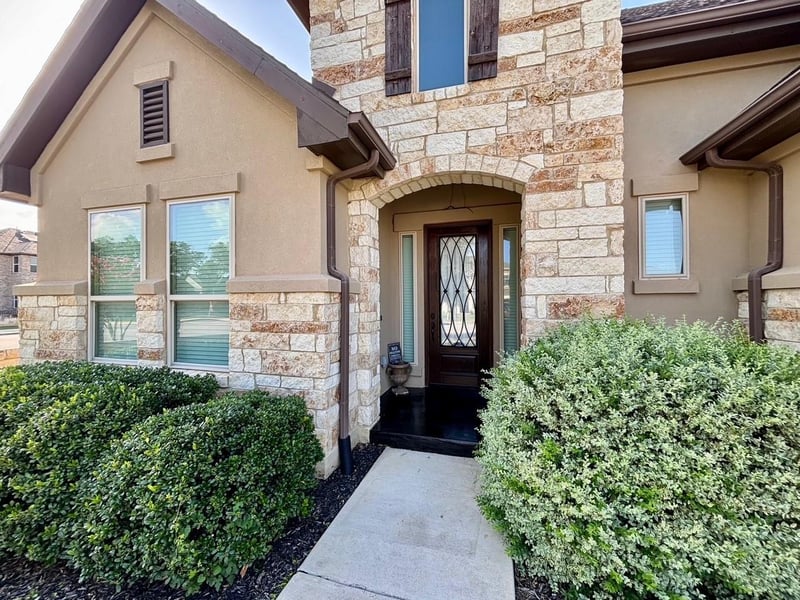 Virtual tour of 820 Desaix DR