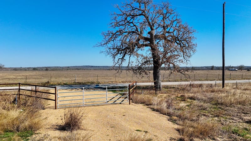 Virtual tour of 8200 Old Colony Line Rd