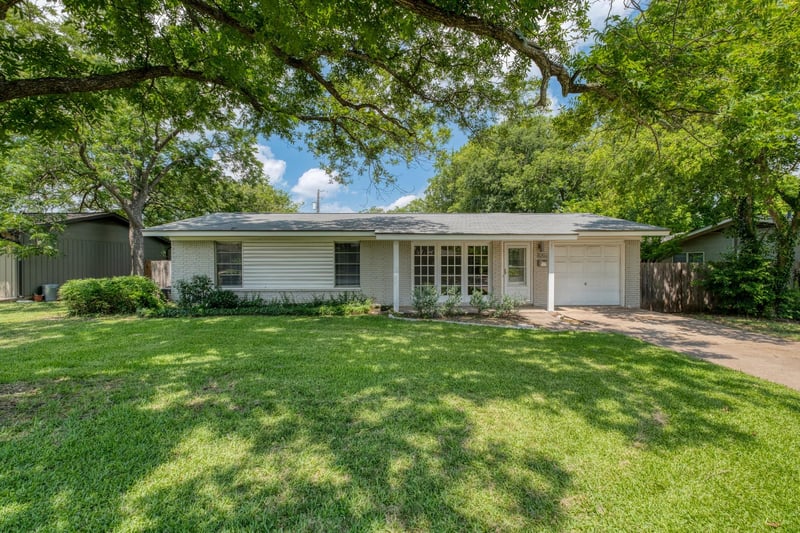 Virtual tour of 8202 Polar DR