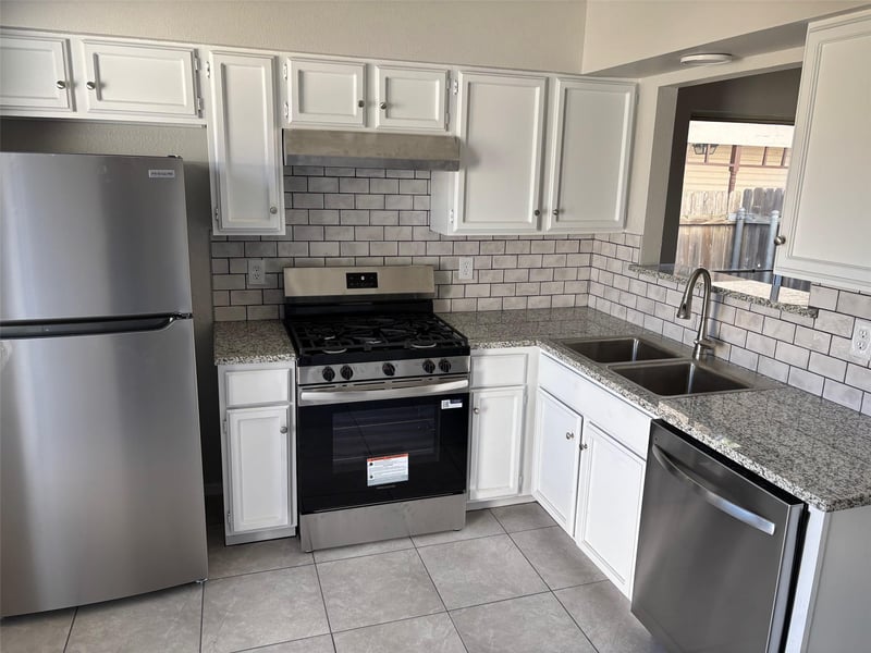 Virtual tour of 8203 West Gate Blvd Unit #A and B