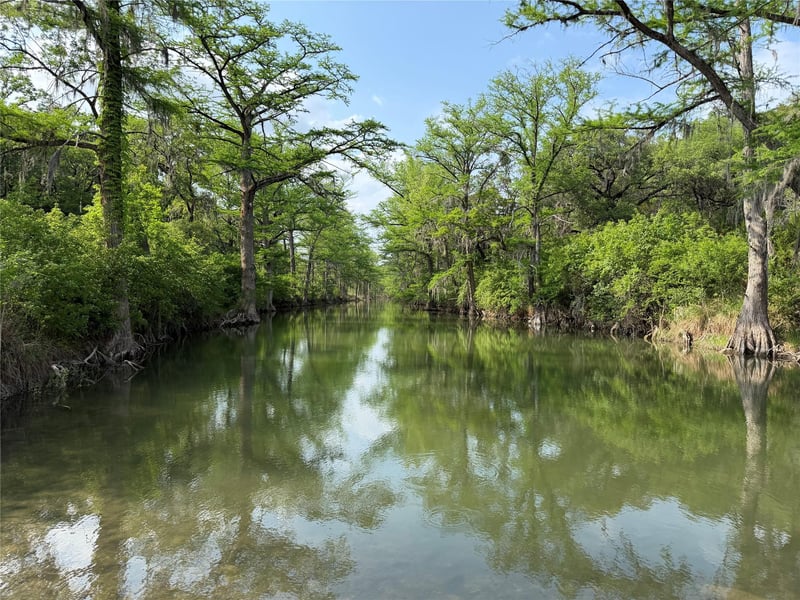 Virtual tour of 8219 Hammetts Crossing