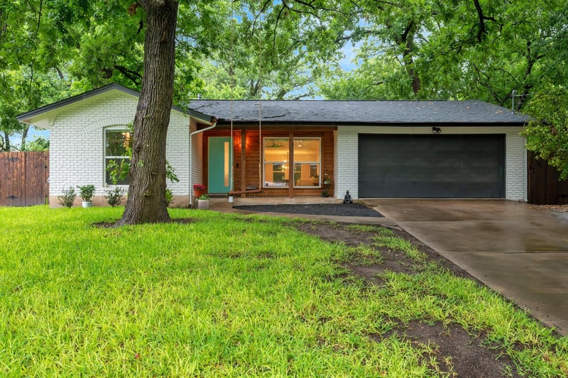 Virtual tour of 823 Walnut Creek DR
