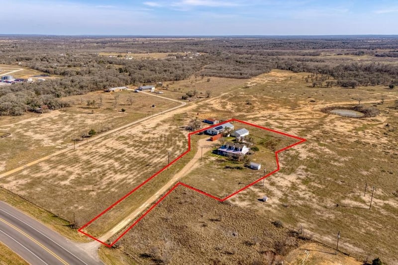 Virtual tour of 829 State Highway 21