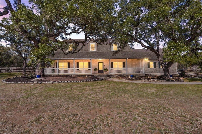 Virtual tour of 8300 Spanish Oak Cir