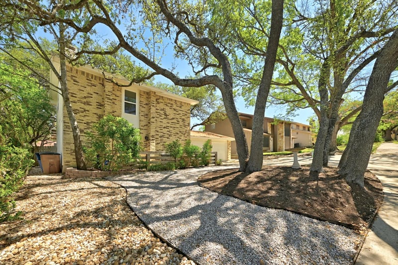 Virtual tour of 8301 Belclaire LN