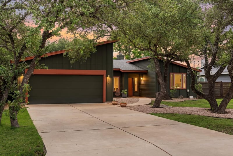 Virtual tour of 8305 Williamson Creek DR