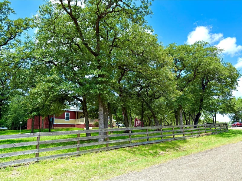 Virtual tour of 839 Northwood CIR