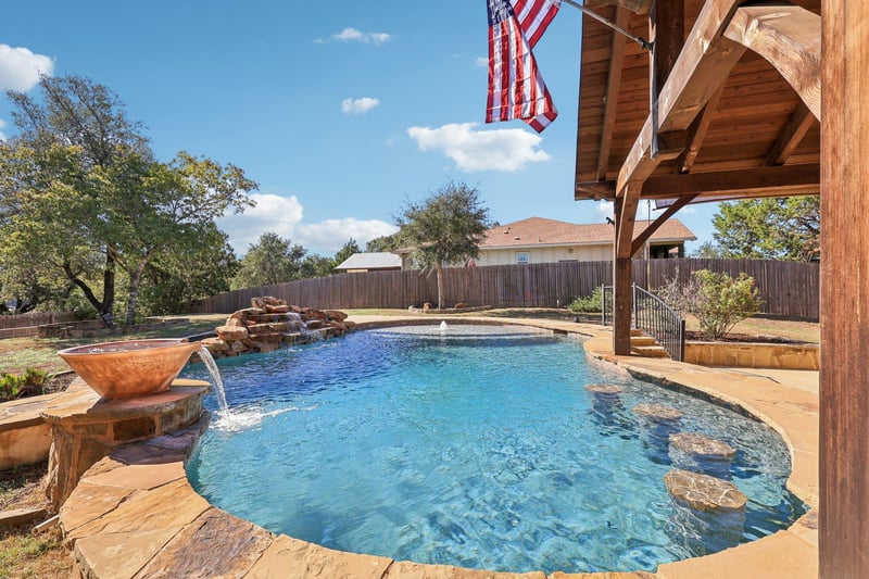 Virtual tour of 840 Scenic Cir
