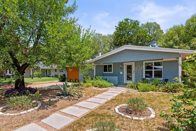 Virtual tour of 8405 Rockwood LN