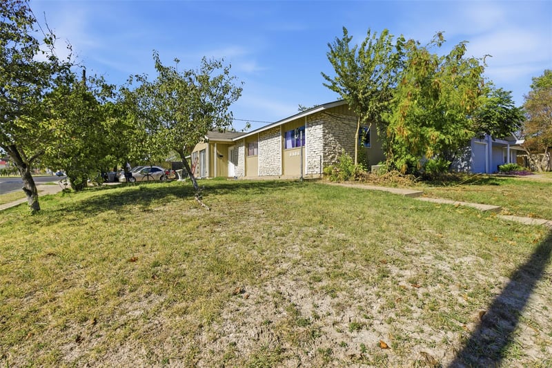 Virtual tour of 8406 MAINE Dr