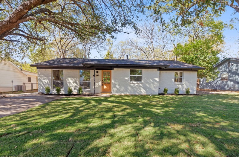 Virtual tour of 8414 Briarwood LN