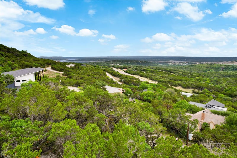 Virtual tour of 8419 Briar Wood Cir